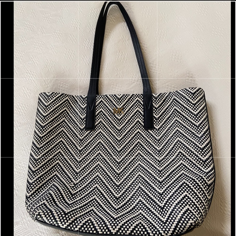 White and blue LG tote